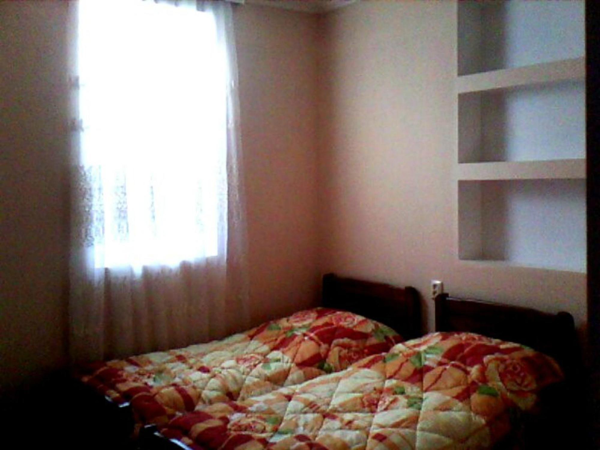 White Guest House Batumi Bagian luar foto