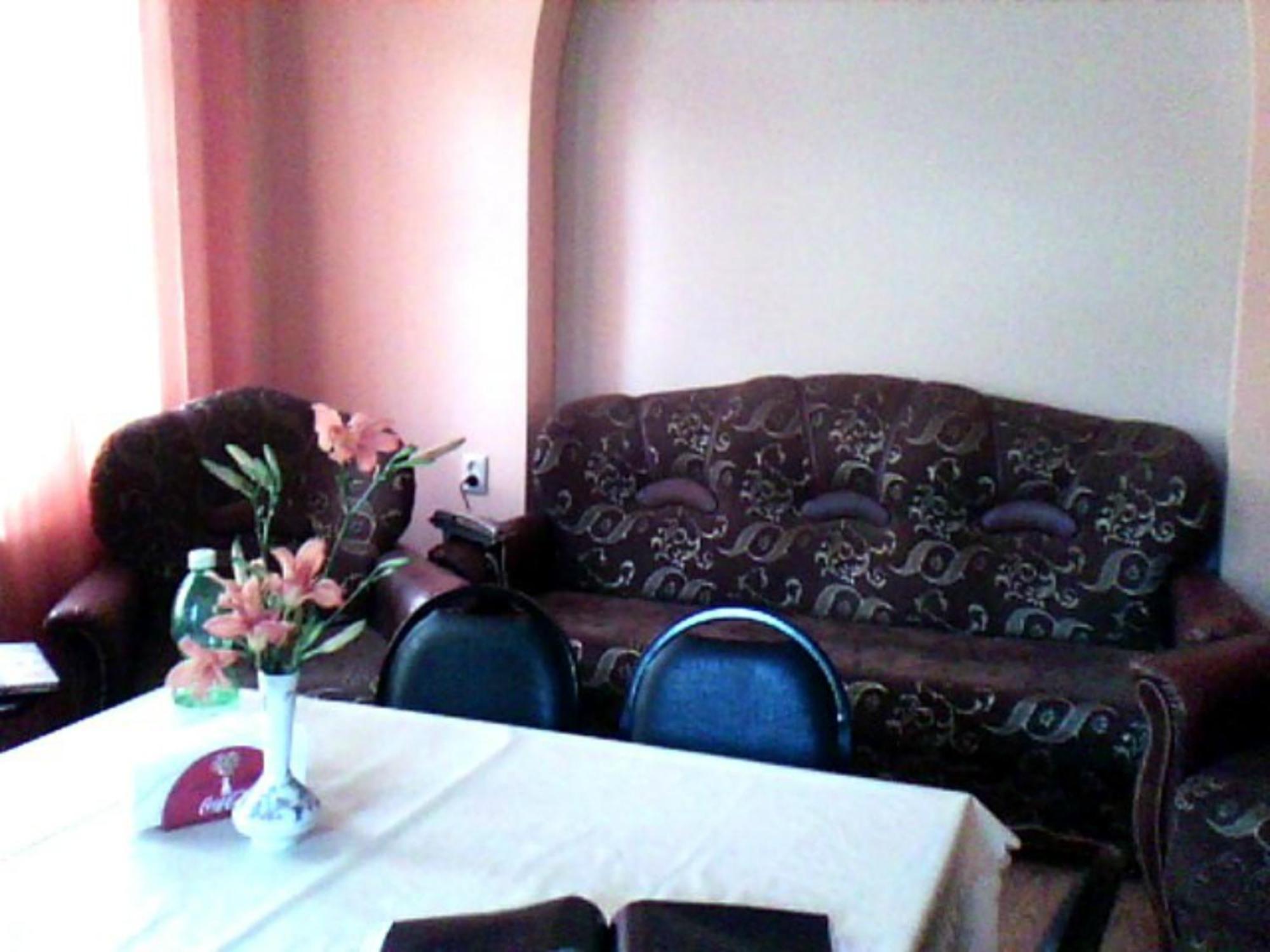 White Guest House Batumi Bagian luar foto