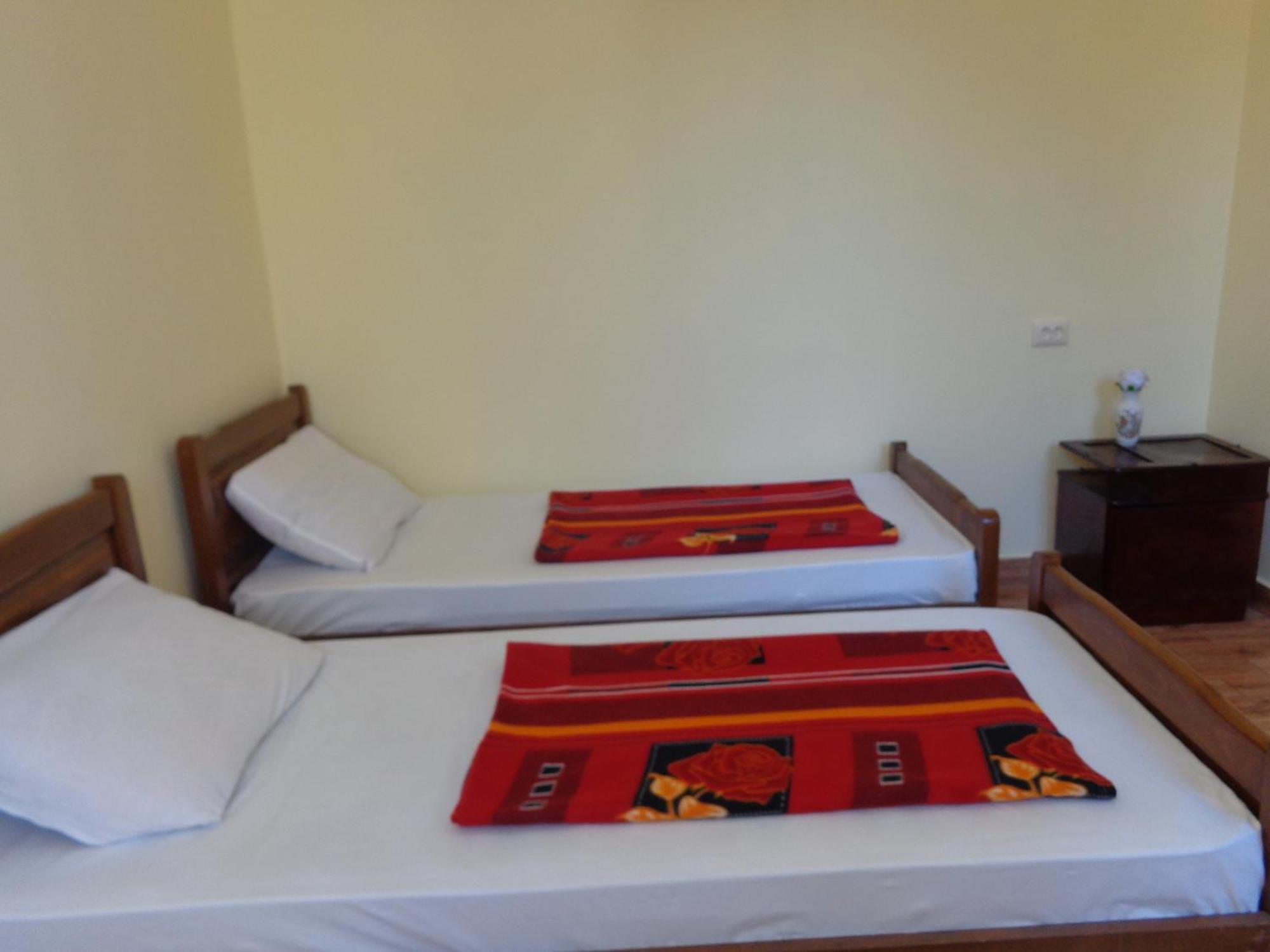 White Guest House Batumi Ruang foto