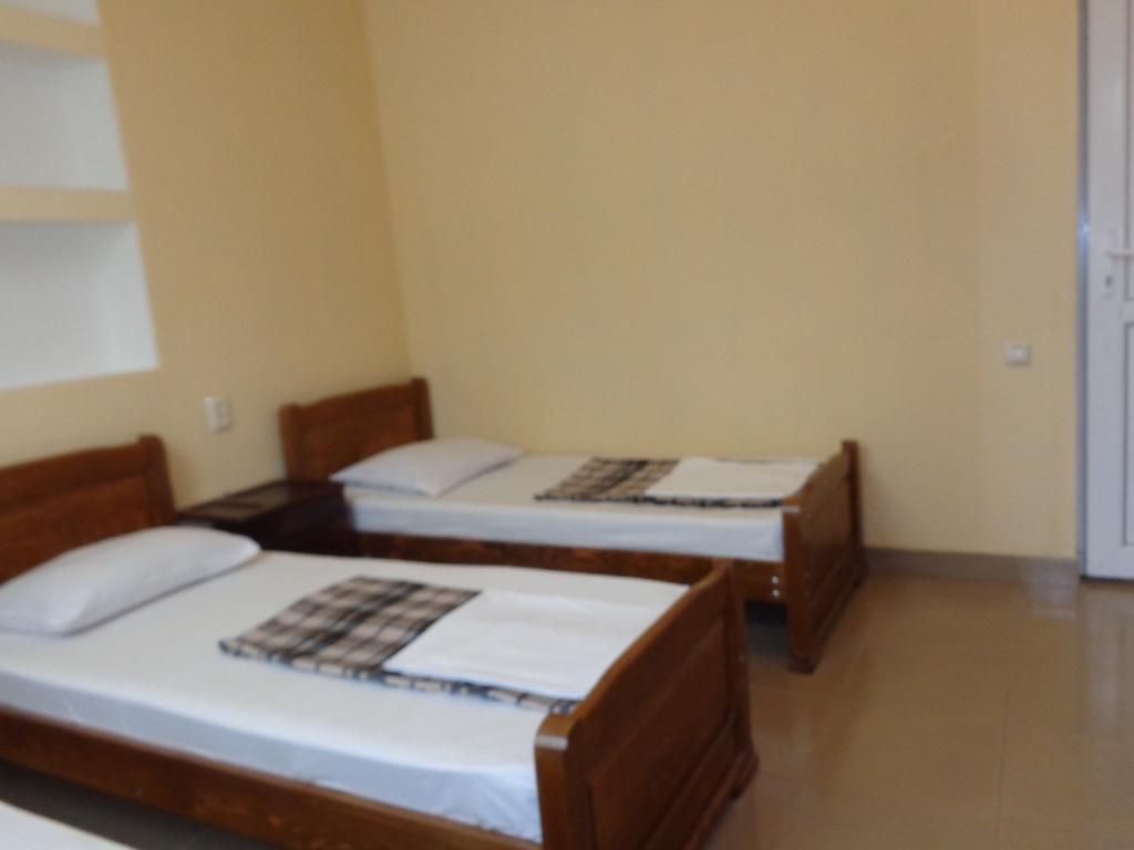 White Guest House Batumi Ruang foto