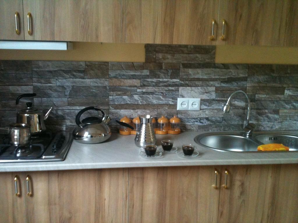 White Guest House Batumi Ruang foto