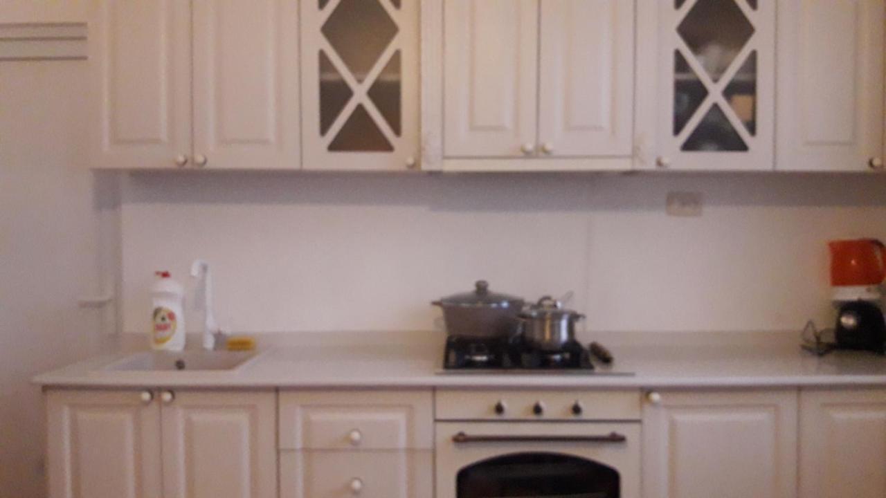 White Guest House Batumi Bagian luar foto